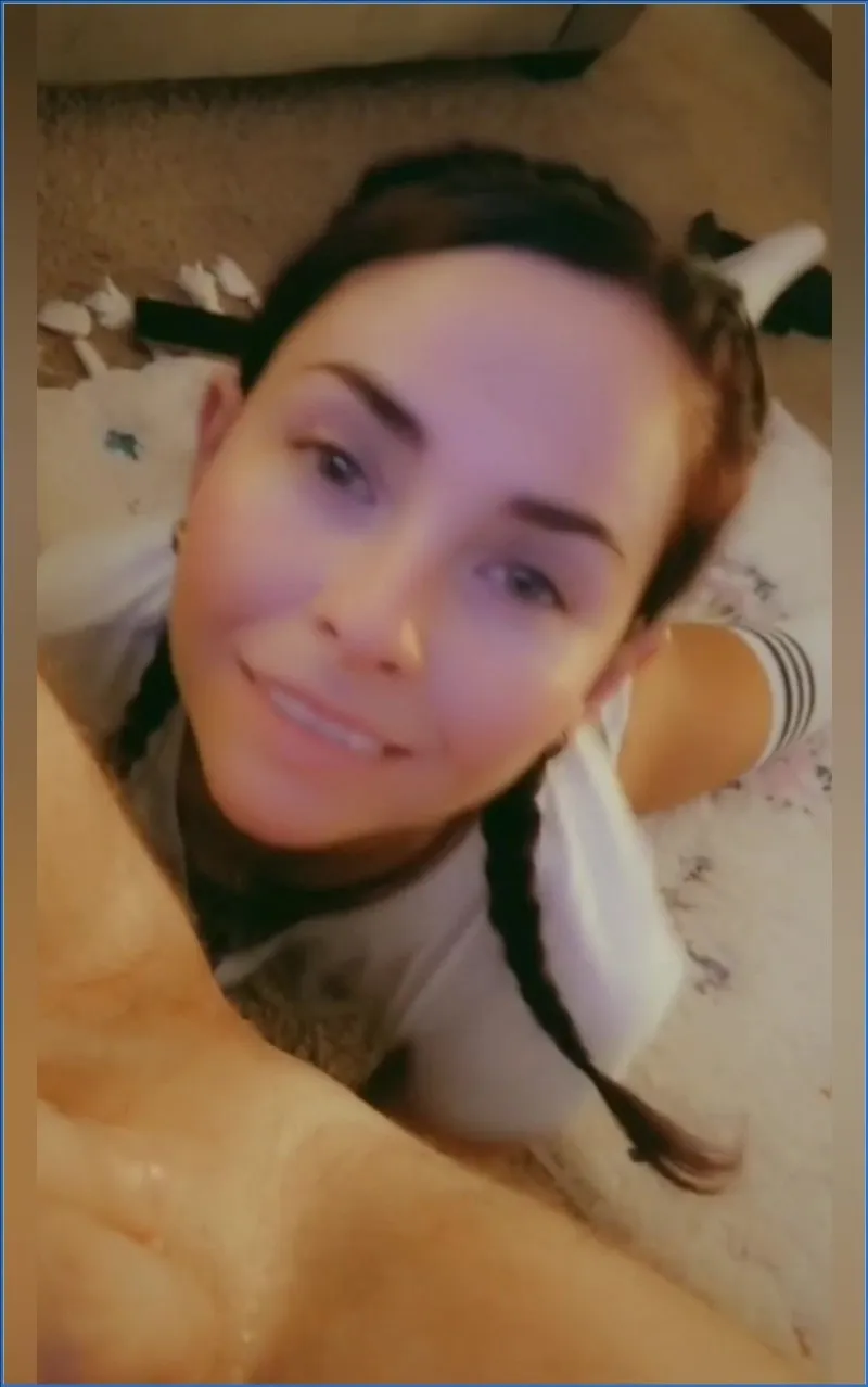 LilbuttLex nuolee alistuneena isäntänsä peppua puhtaaksi - kakkavideo