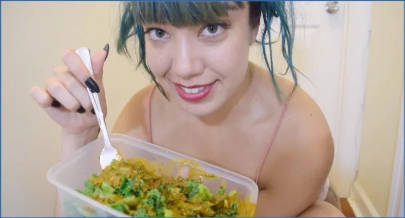 PrincessPuckie tarjoilee jättikakkansa törkeänä mami-hahmona - kakkavideo